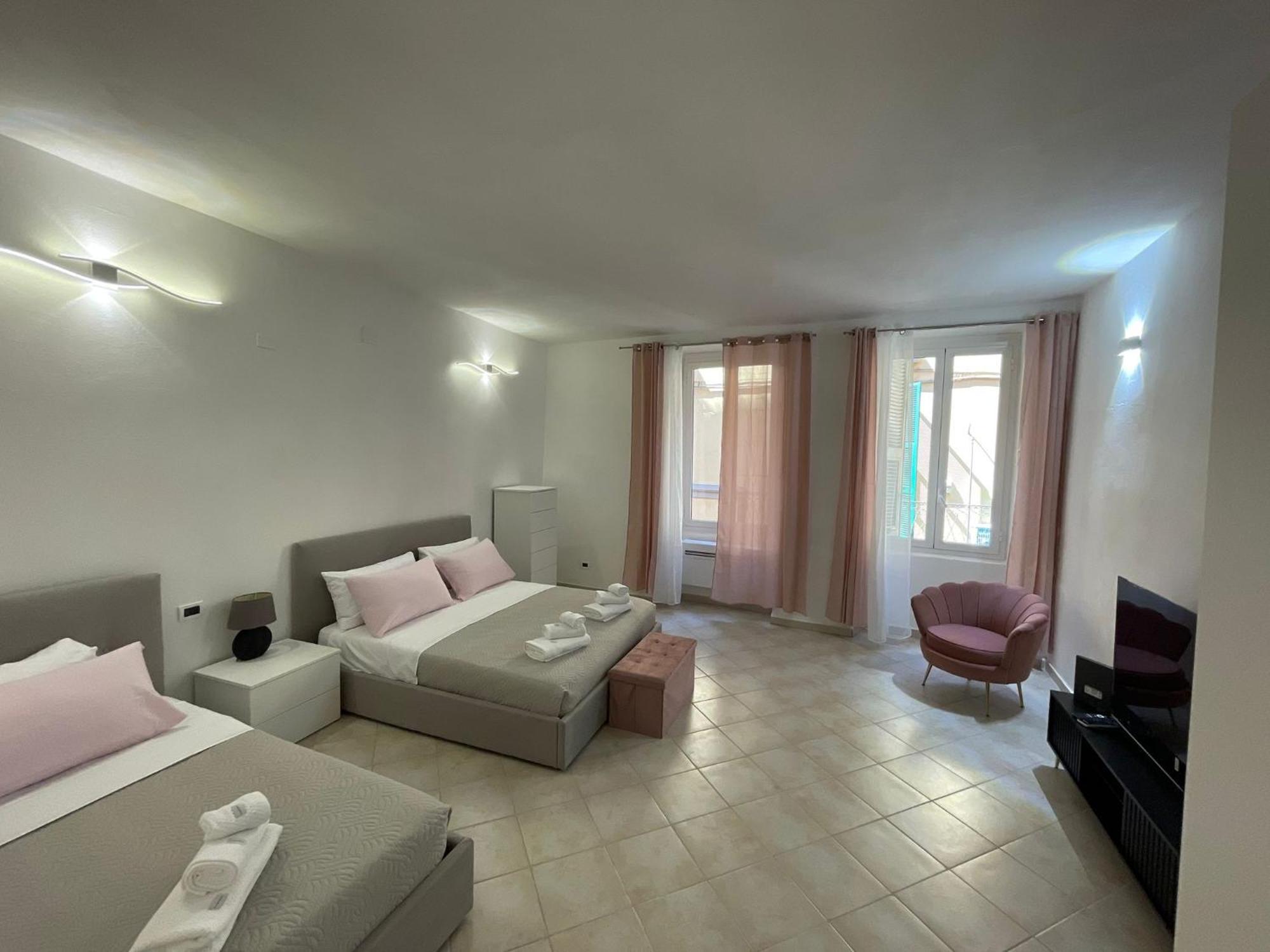 Elena&Bryan Guest House ลาสเปเซีย ภายนอก รูปภาพ